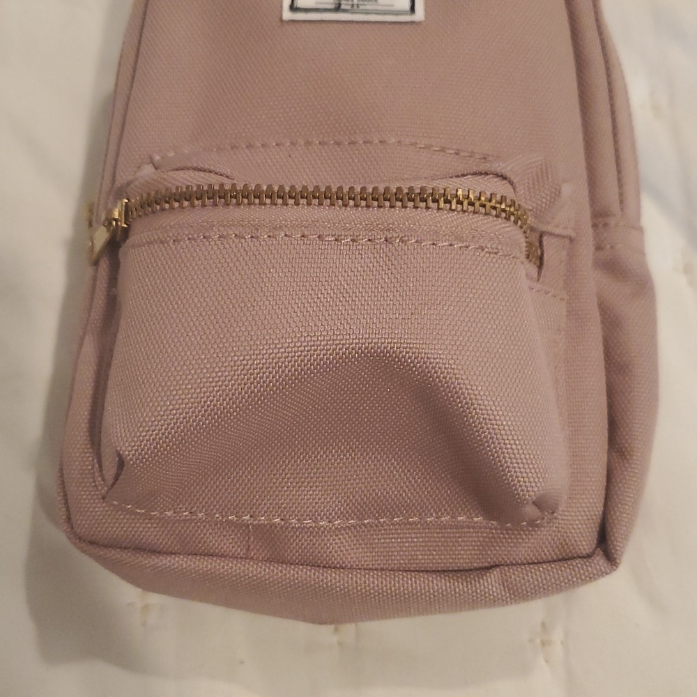 NWOT Herschel mini back pack (37) - Picture 3 of 5